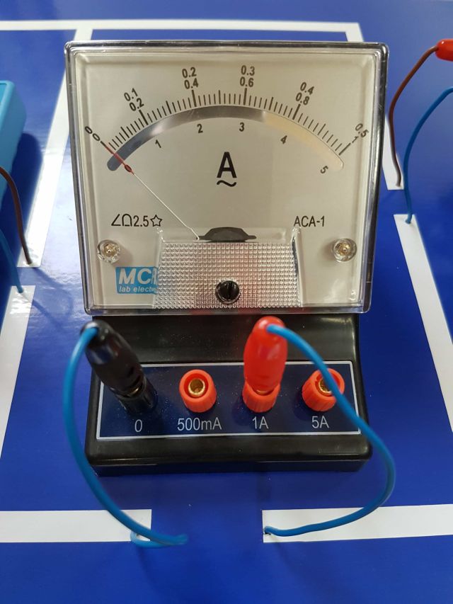 Do Pomiaru Natężenia Prądu Elektrycznego Stosuje Się Przyrząd pomiarowy służący do pomiaru natężenia prądu elektrycznego